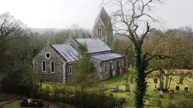 Gereja St. Mary di Kota Bungay, di area Suffolk Timur, Inggris. Kota ini disebut sebagai ibu kota negara bagi para pemuja setan. (Dok: Visit Bungay)