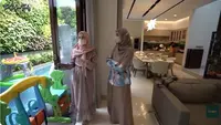 6 Potret Ruang Makan dan Dapur Rumah Cut Meyriska, Desain Elegan