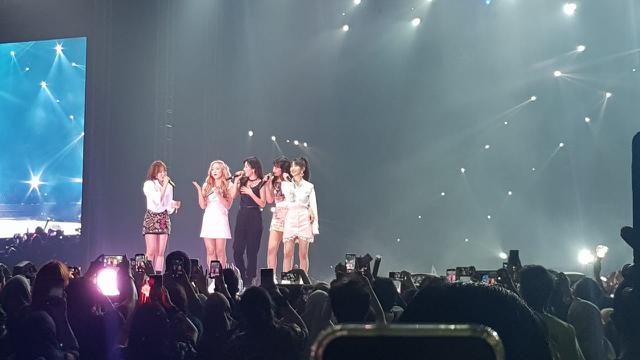 Red Velvet dalam Super K-Pop Festival Indonesia 2019.