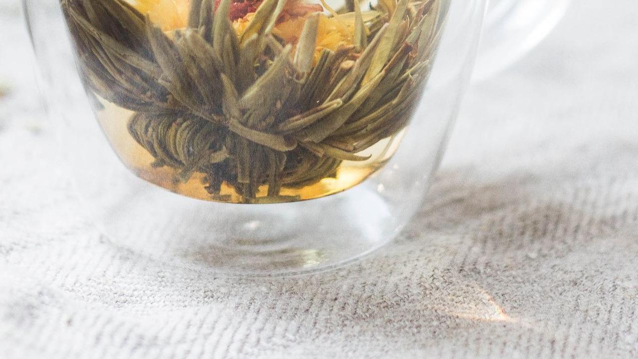 Minuman seperti<a class="editorlink " href="https://www.merdeka.com/jabar/manfaat-dan-efek-samping-teh-hijau-jangan-minum-berlebihan-kln.html" rel="follow" target="_self"> teh hijau</a>, kopi, dan minuman berprotein tinggi telah terbukti mampu meningkatka