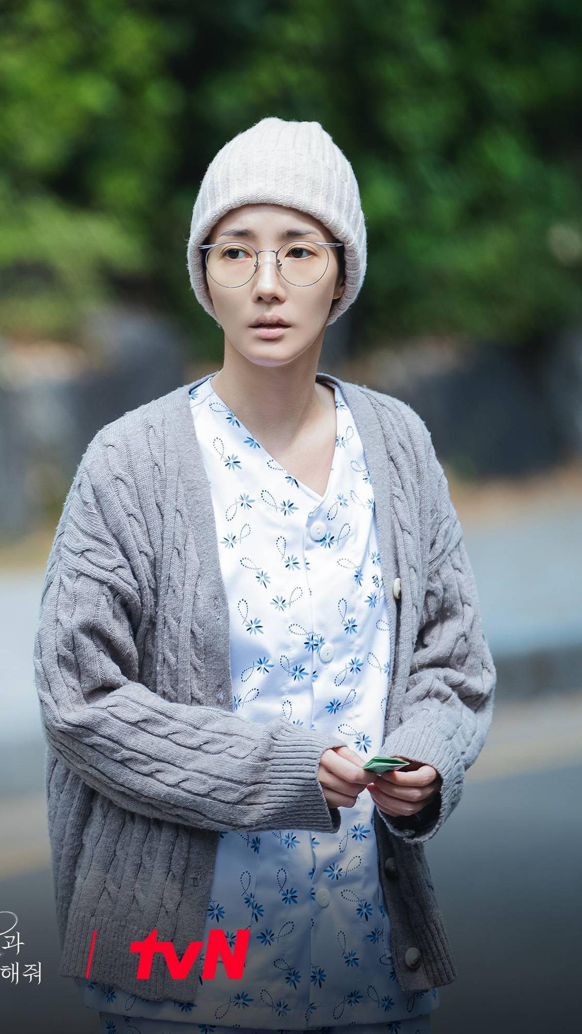 Visual yang Mempesona: Poster Marry My Husband