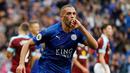 Ekspresi striker Leicester City, Islam Slimani, setelah mencetak gol pertama ke gawang Burnley dalam laga Premier League di Stadion King Power, Leicester, Sabtu (17/9/2016) malam WIB. (Action Images via Reuters/John Sibley)