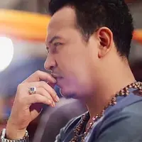 Lantunan shalawat dari Ustad Jefri Al Buchori ini bakal bikin hati kamu jadi sejuk dan damai.