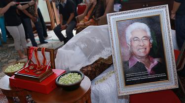 Wiranto Kenang Adnan Buyung Nasution Saat Nyanyi Bersama News Entertainment Fimela Com