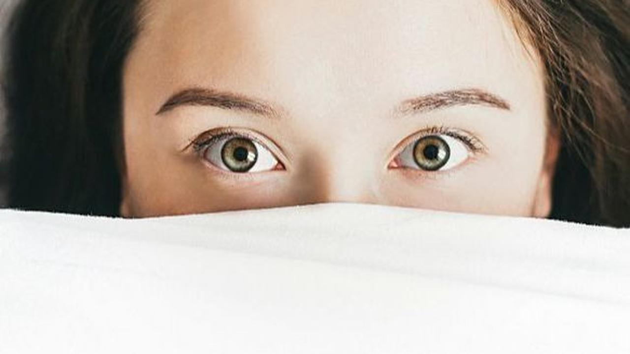 Dengan memilih minuman alami yang tepat dan menghindari stimulan yang mengganggu, Anda dapat meningkatkan kualitas tidur Anda secara alami tanpa perlu bergantung pada obat-obatan.
