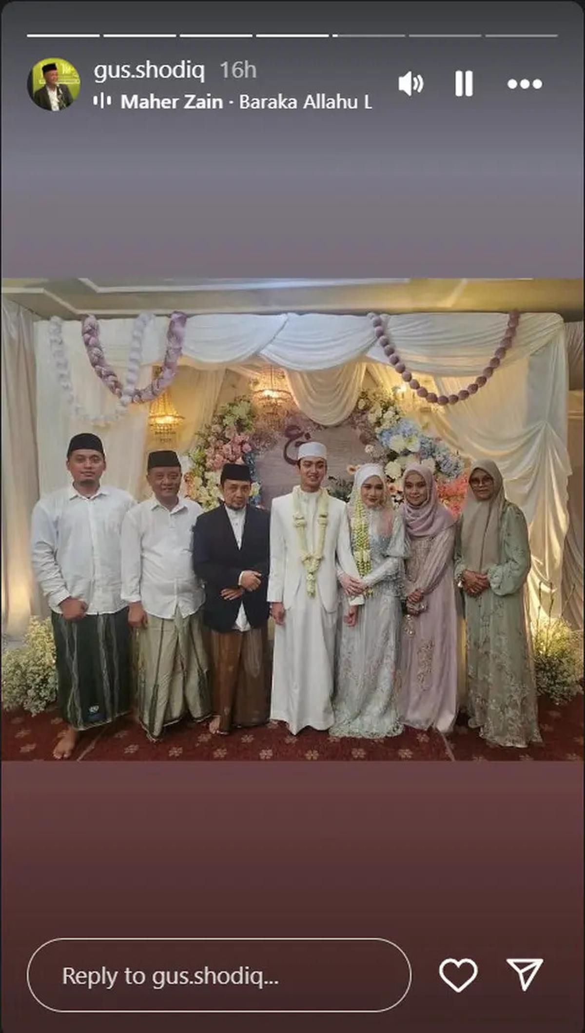 6 Potret Pernikahan Gus Azmi dan Khansa Mariska, Sederhana Penuh Khidmat