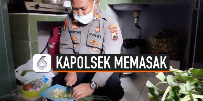 VIDEO: Kapolsek Memasak untuk Tenaga Medis