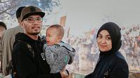 Haneen Akira bersama suaminya ustaz Hanan Attaki