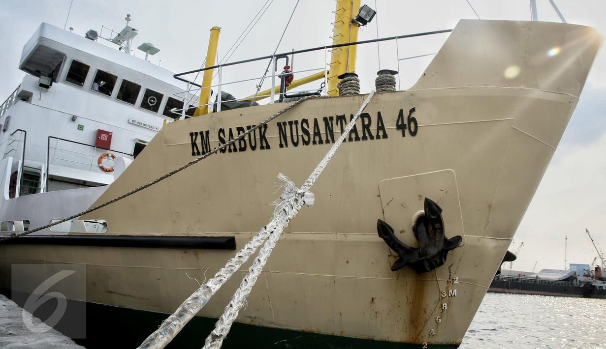 Tampak depan Kapal Sabuk Nusantara 46 di Pelabuhan Sunda Kelapa, Jakarta Utara, Kamis (28/1). Menhub, Ignasius Jonan dan Ahok hadir untuk meresmikan kapal penumpang ini. (Liputan6.com/Faizal Fanani)