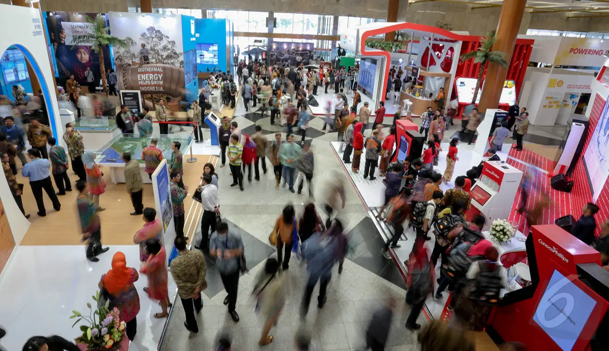 Suasana pameran The Indonesian Petroleum Association (IPA) ke-39 di Jakarta Convention Center, Jakarta, Rabu (20/5/2015). (Liputan6.com/Faizal Fanani)