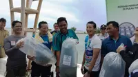 Wakil Gubernur DKI Jakarta Sandiaga Uno saat berada di Kepulauan Seribu, Selasa (27/2/2018). (Liputan6.com/Devira Prastiwi)