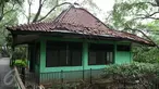 Kondisi bangunan di Suaka Marga Satwa Muara Angke Balai Konservasi Sumber Daya Alam DKI Jakarta, (18/3).Kawasan seluas 25,02 hektar tampak tak terurus dan terbengkalai. (Liputan6.com/Gempur  M Surya)