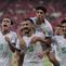 Selebrasi para pemain Irak merayakan gol ke gawang Indonesia yang dicetak Aymen Hussein (tengah) melalui eksekusi penalti pada laga Grup F putaran kedua Kualifikasi Piala Dunia 2026 zona Asia di Stadion Utama Gelora Bung Karno (SUGBK), Senayan, Jakarta, Kamis (6/6/2024). (Bola.com/Abdul Aziz)