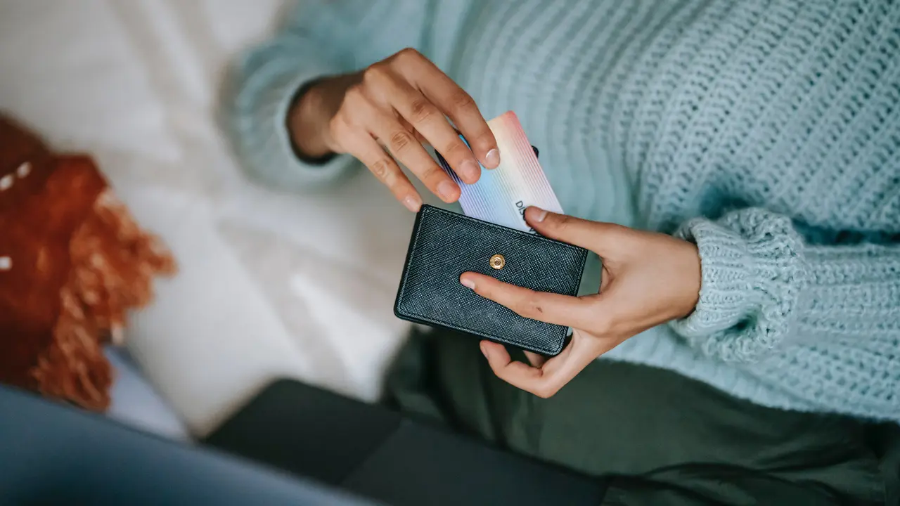 Arti Mimpi Tentang Dompet yang Lekat dengan Kenangan