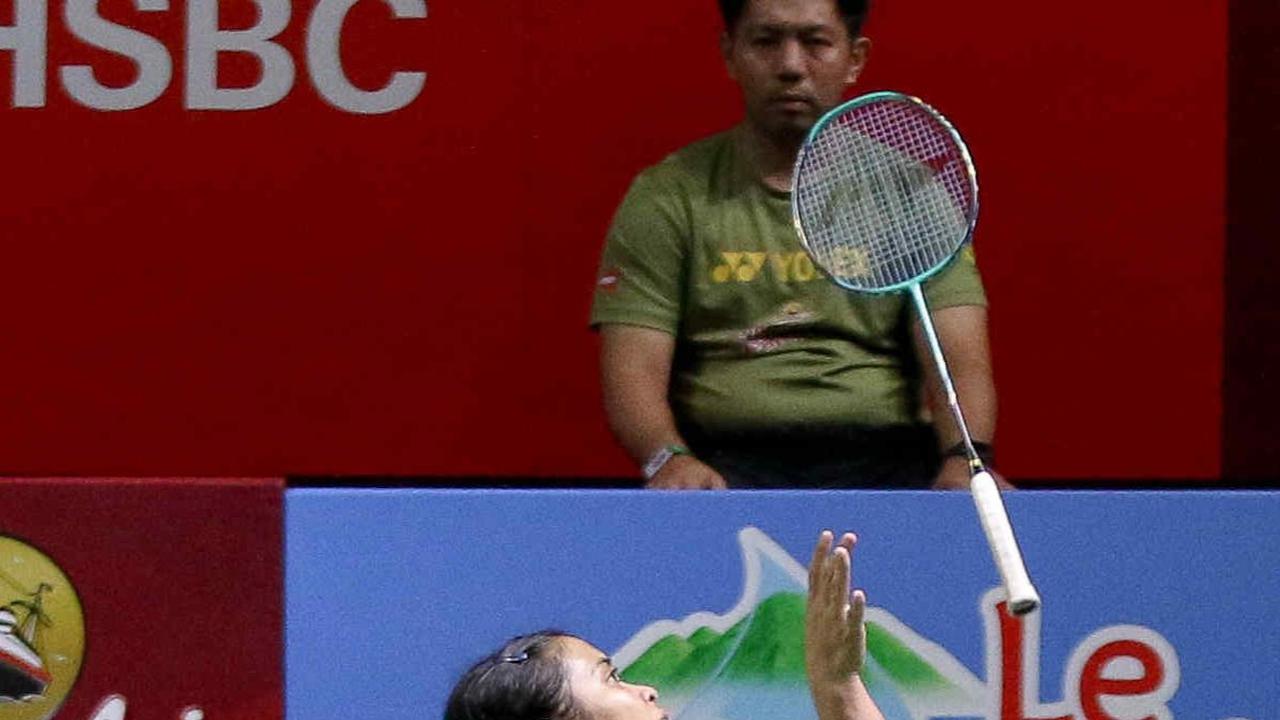 Jorji, sapaan akrab Gregoria, dibuat jatuh bangun dan menyerah dua set langsung dengan skor 8-21, 18-21.&nbsp;Liputan6.com/Herman Zakharia