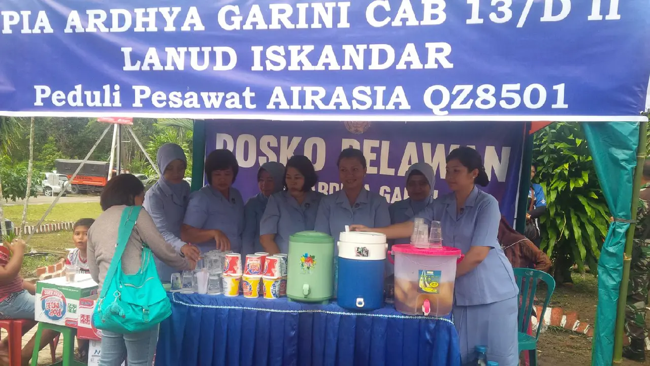 Gorengan dan Kopi 'Cinta' untuk Tim Pencari AirAsia QZ8501