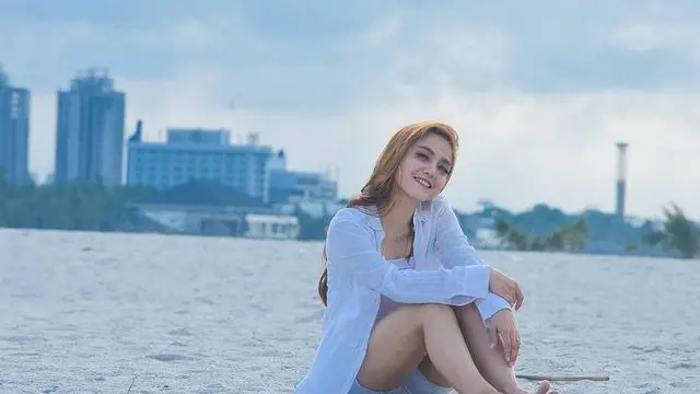 7 Gaya Kasual Pedangdut Dara Rafika yang Simpel dan Keren