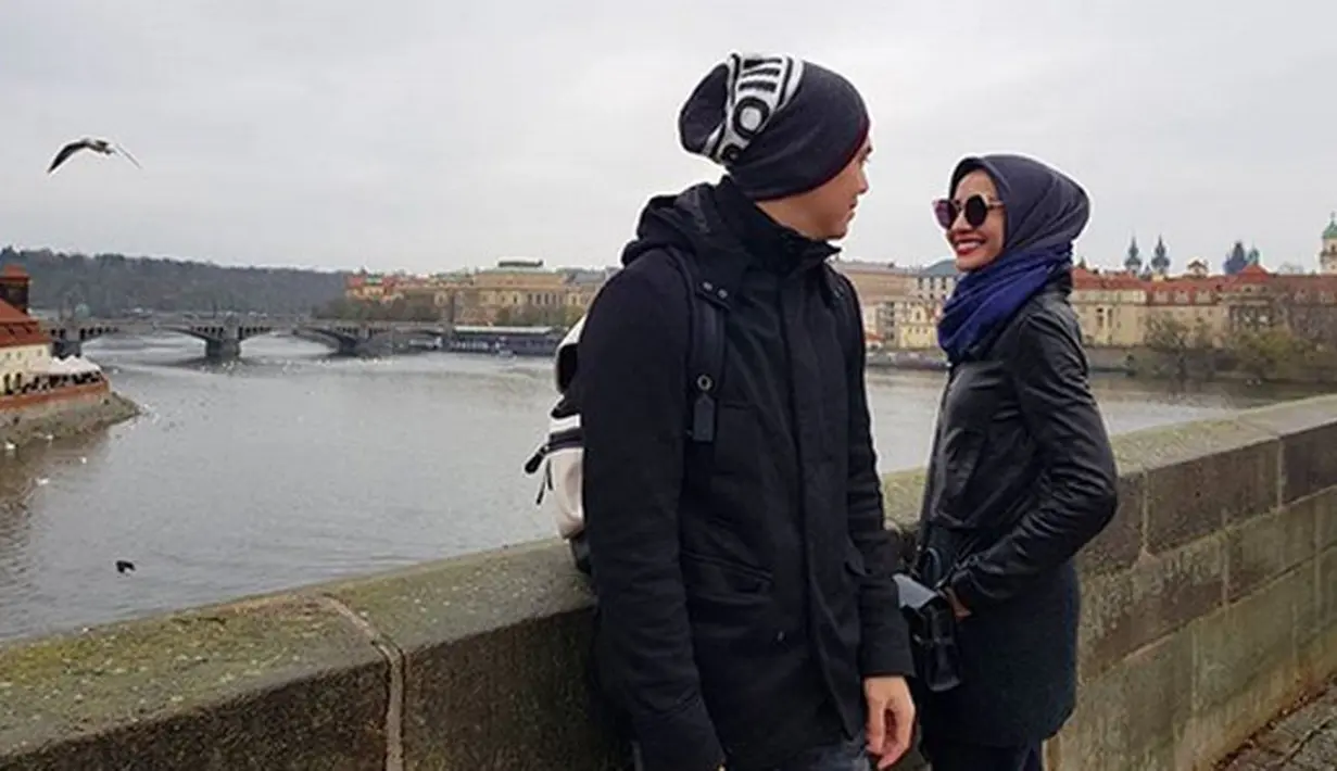 Ketika ditanyakan dengan manajer kakak Shireen Sungkar itu, Zaskia sedang menjalani program untuk kehamilan. Seperti diketahui, Zaskia nikah dengan Irwansyah sejak tahun 2010 silam. Hingga kini, belum dikaruniai momongan. (Instagram/irwansyah_15)