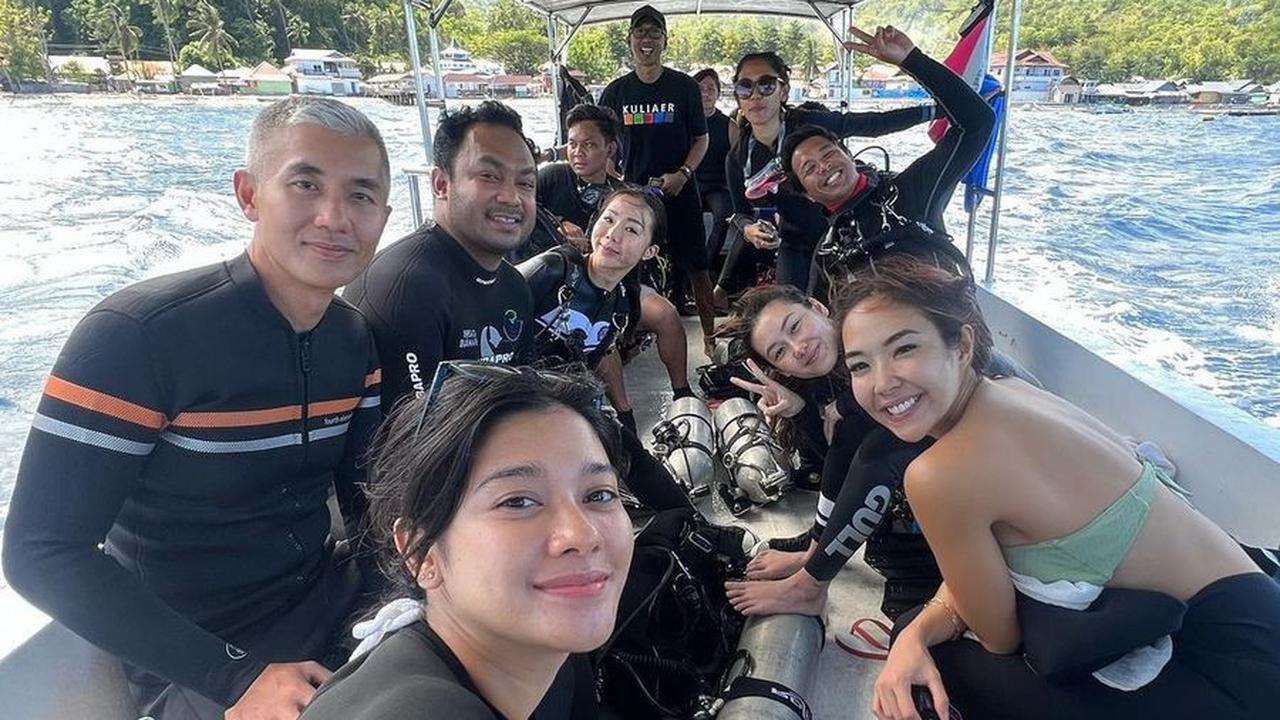 Menghabiskan Waktu di Pantai