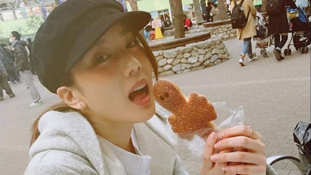 Karakter ini diperankan oleh aktris Chihiro Yamamoto.