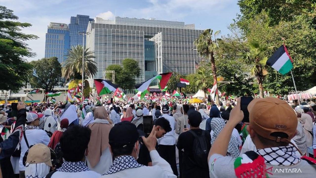Ribuan Warga Gelar Aksi Solidaritas TNI Lebanon di Depan Kedubes AS, Doakan Prajurit Gugur