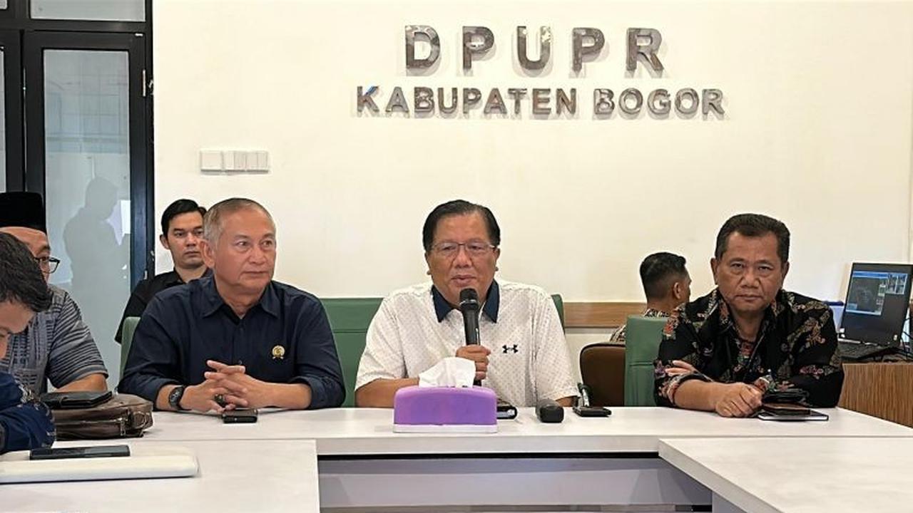Pemkab Bogor Ngebut Perbaikan Jalan Mangker-Sukadamai Jelang Lebaran