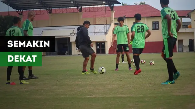 VIDEO: Keakraban Alfredo Vera dengan Pemain Persebaya