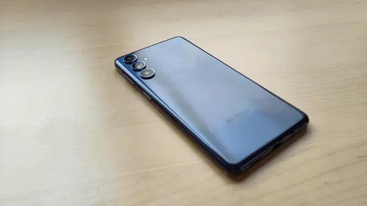 7 HP Samsung Terrbaik dengan RAM 8 GB yang Harganya Mulai dari 2 Juta, per April 2025