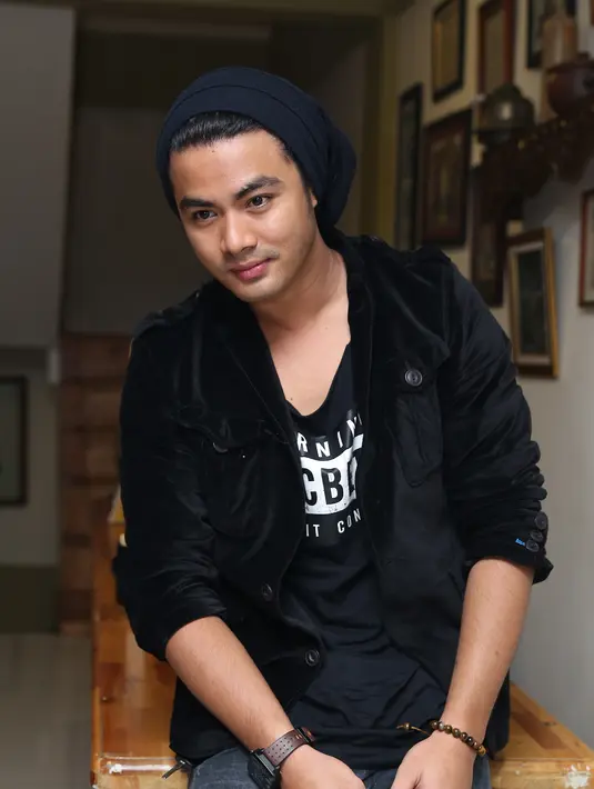 Dalam film garapan sutradara Steady Rimba, lelaki kelahiran Jakarta  28 tahun silam ini berperan sebagai pengusaha muda asal Purwakarta. Ia Akan Menikahi Larasati (Amel Alvi). (Andy Masela/Bintang.com)