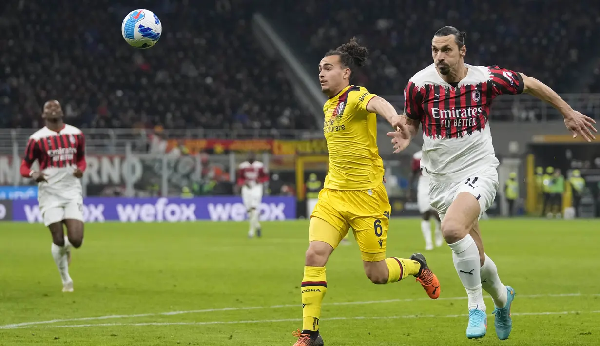 Meski bermain menekan, AC Milan kesulitan menembus rapatnya barisan belakang tim tamu. Alhasil, Milan harus puas bermain imbang 0-0 kontra Bologna. (AP/Antonio Calanni)