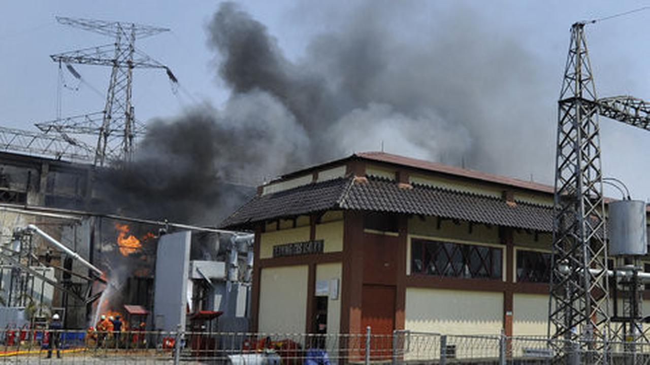 PLN: Pemadaman listrik karena Gardu PLN di Kembangan terbakar 12 jam