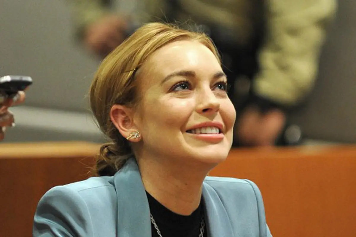 Lindsay Lohan dikabarkan memeluk Islam setelah menghapus seluruh foto di Instagram dan menuliskan 'Alaikum Salam'.