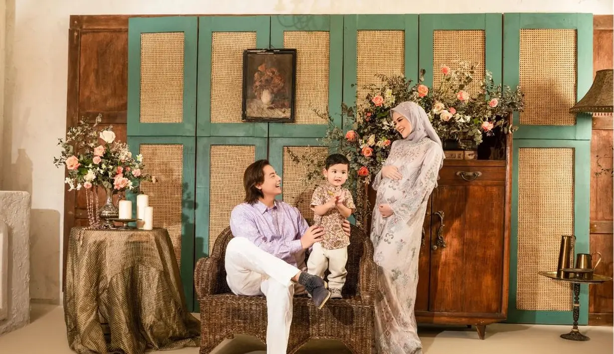 Cut Meyriska dan Roger Danuarta (Instagram/rogerojey)