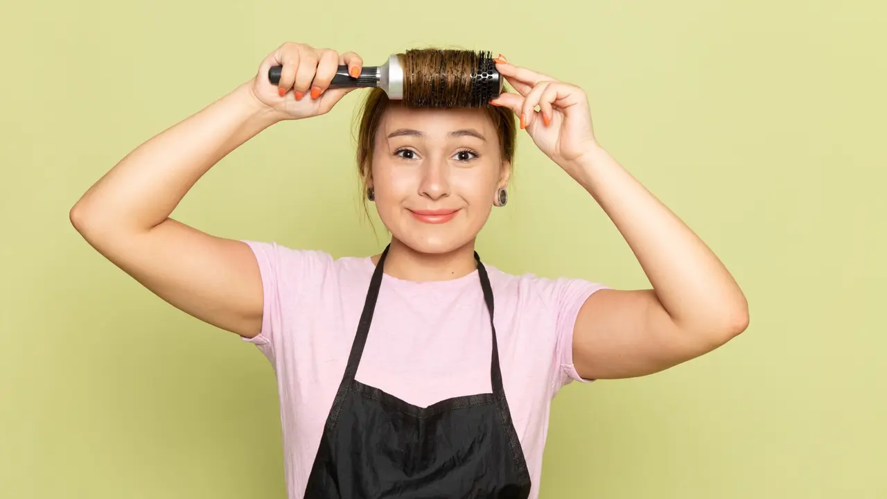 Ilustrasi styling rambut/freepik.com/KamranAydinov