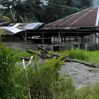 Betrand Peto, putra angkat Ruben Onsu datang dari keluarga sederhana. [YouTube Ferdy Peto Channel]