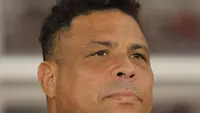 DRX World Legends 0-3 Barcelona Legends: Ronaldo Nazario Terpukau dengan Atmosfer SUGBK, Berharap Bisa Kembali Lagi