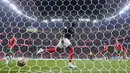 <p>Pemain Prancis, Randal Kolo Muani melakukan selebrasi setelah mencetak gol kedua timnya ke gawang Maroko saat laga semifinal Piala Dunia 2022 yang berlangsung di Al Bayt Stadium, Qatar, Rabu (14/12/2022) waktu setempat. (AP Photo/Manu Fernandez)</p>