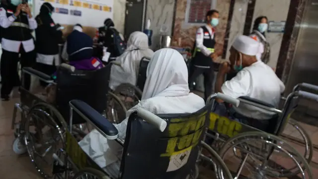 Jemaah haji lanjut usia atau jemaah haji lansia asal Indonesia menjadi perhatian serius para Petugas Penyelenggaraan Ibadah Haji (PPIH) Arab Saudi.