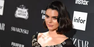 Setelah Kylie Jenner ramai dibicarakan soal kehamilannya, beberapa kabar menyusul anggota Kardashian yang lainnya. Seperti halnya Khloe Kardashian, Kourtney Kardashian dan Kendall Jenner yang ikut dikabarkan hamil. (AFP/Angela Weiss)