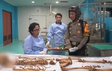 Pak Bhabin Merinding Dengar Penjelasan Dokter Forensik Polri soal Cara Autopsi Jenazah, Lihat Langsung Alat-alatnya
