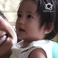 Bukan Hanya Pada Saat Melahirkan, Tapi ini Momen Pertama Kali Nindy Merasa Menjadi Ibu.