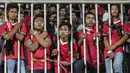 Para suporter fokus menonton aksi Timnas Indoesia melawan Puerto Rico di Stadion Maguwoharjo, Sleman, Selasa (13/6/2017). (Bola.com/Vitalis Yogi Trisna)