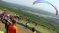 Lomba paralayang bertajuk Paragliding Trip of Indonesia seri satu digelar di Batang Jawa Tengah (dok: Kemenpora)