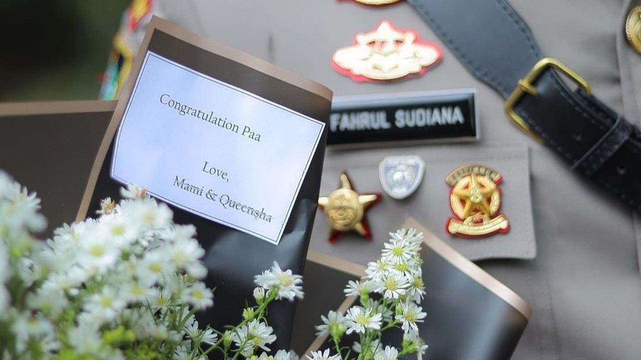 Fahrul yang kala itu menjabat sebagai Kapolsek Kembangan menggelar acara pernikahan saat masih pandemi Covid-19. Foto resepsi pernikahannya pun viral di sosial media. <br>