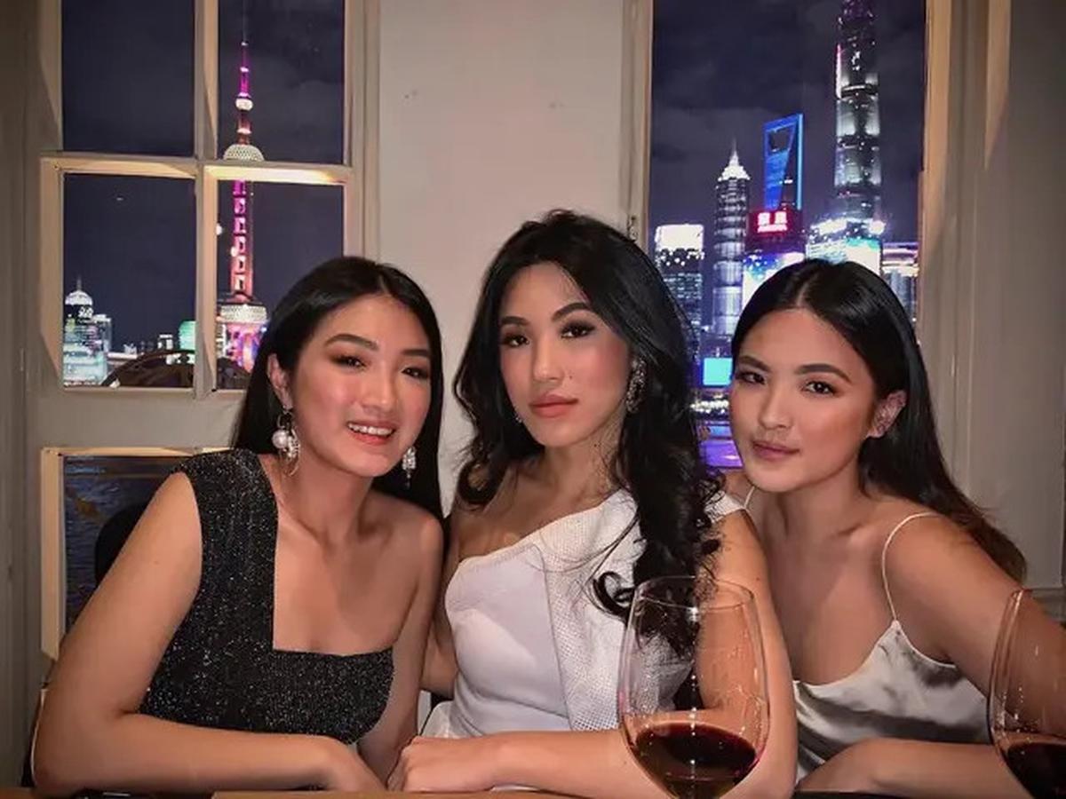 8 Potret Keluarga Tandra, Besan Hotman Paris yang Tak Kalah Mentereng