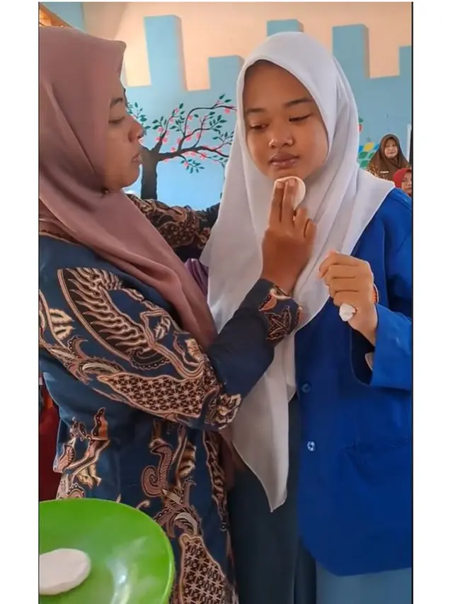 8 Potret Haru Acara Parenting Day di SMA Ponorogo, Pihak Sekolah Tuai Apresiasi