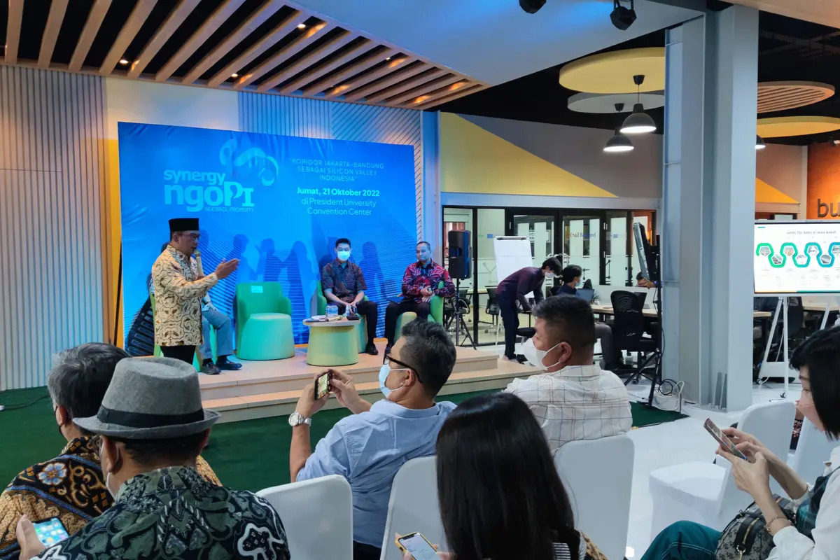 Gubernur Jawa Barat Ridwan Kamil dalam Jababeka Media Briefing: Synergy Ngopi, Ngobrol Properti: Koridor Jakarta-Bandung Sebagai Silicon Valley Indonesia. (Dok MarkPlus)