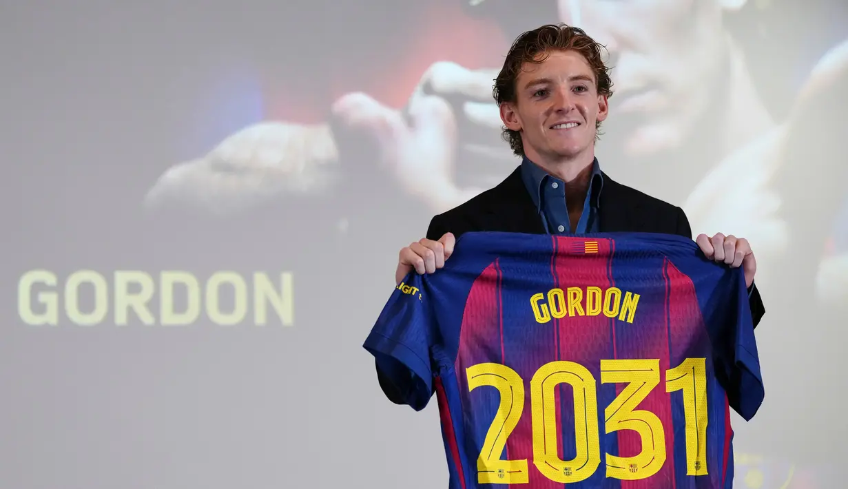 Setelah resmi berseragam Barcelona, selanjutnya Gordon akan bergabung bersama Timnas Inggris untuk mempersiapkan diri jelang bergulirnya Piala Dunia 2026. (AP Photo/Joan Mateu)