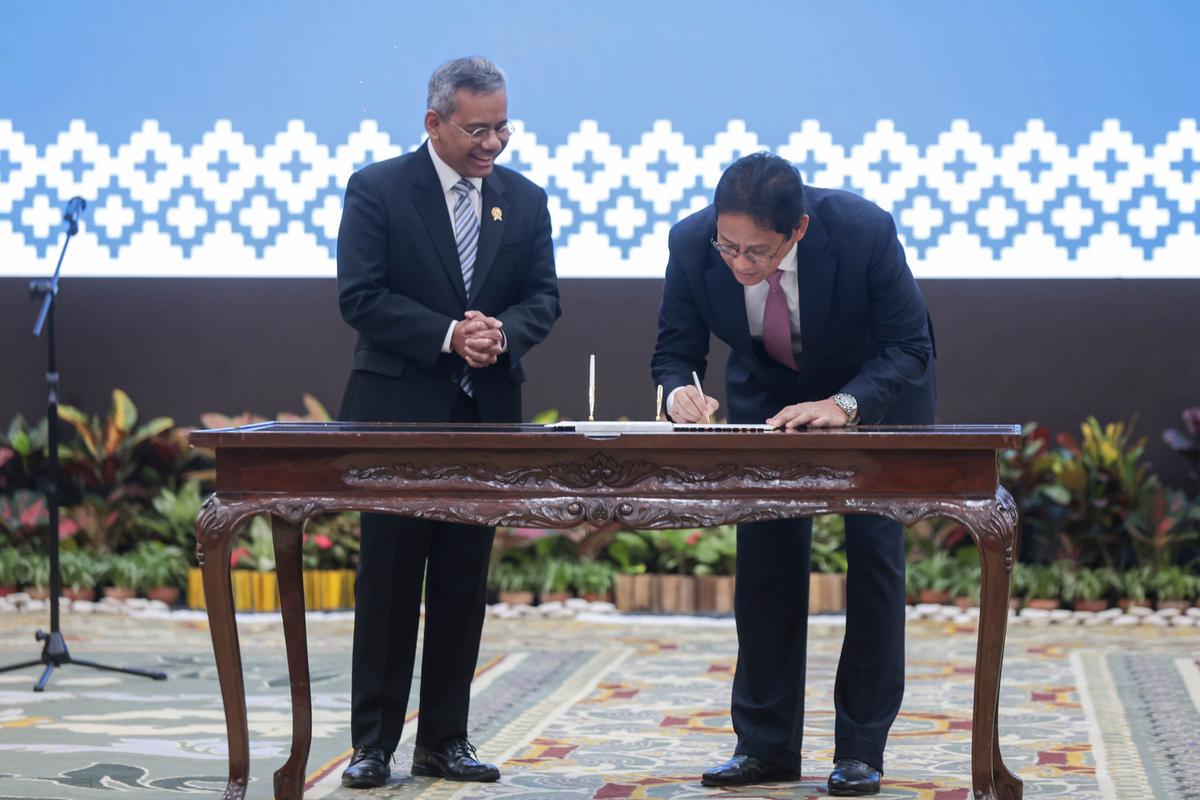 Purbaya Serahkan Memori Jabatan kepada Suahasil