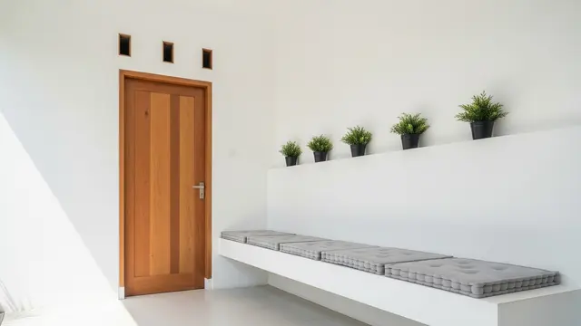Konsep Ledge Seating yang Menyatu dengan Dinding